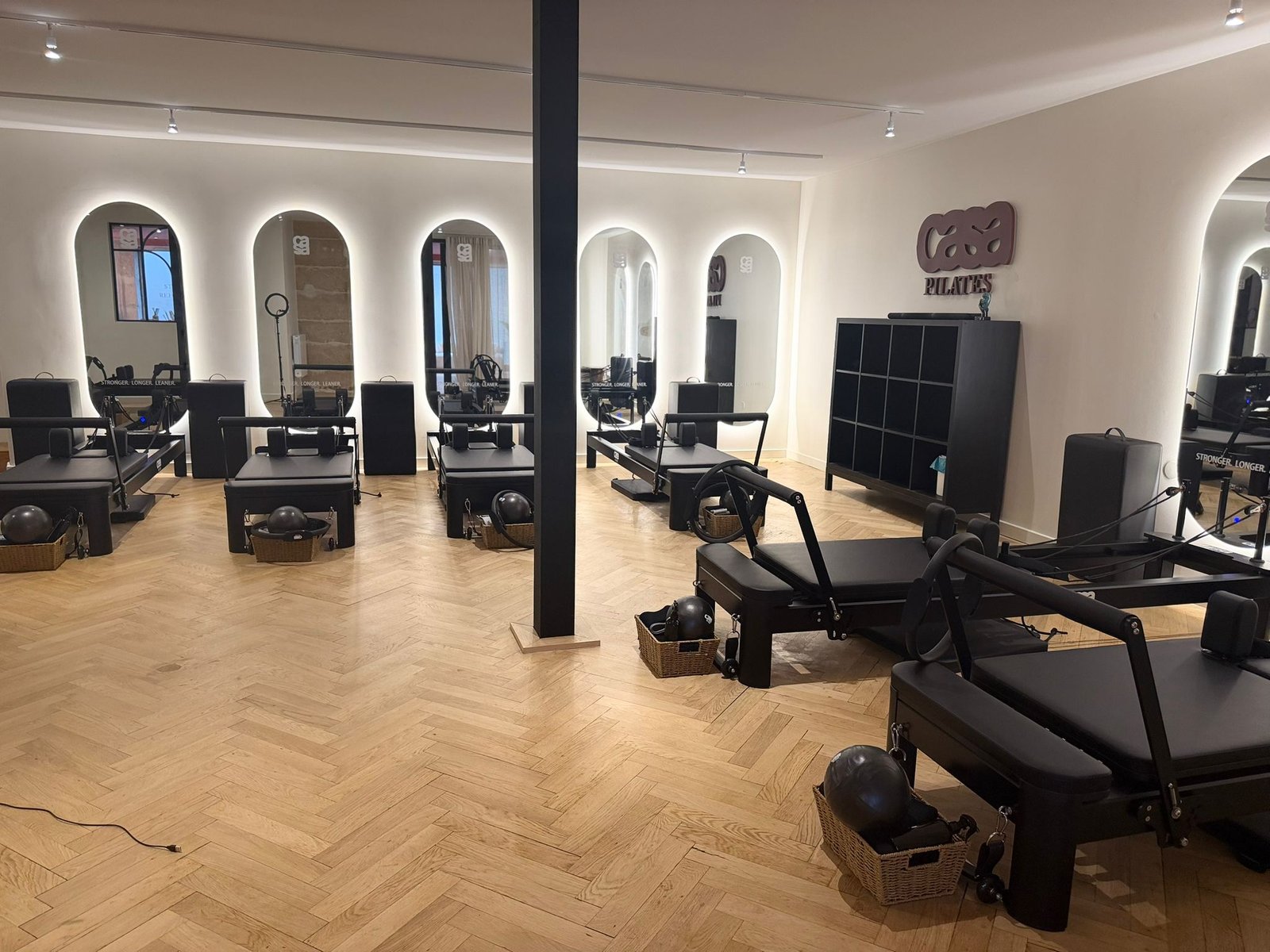 Showroom photo 12